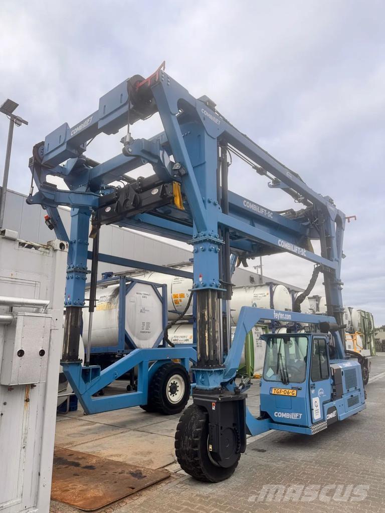 Combilift SC 4338 跨运车