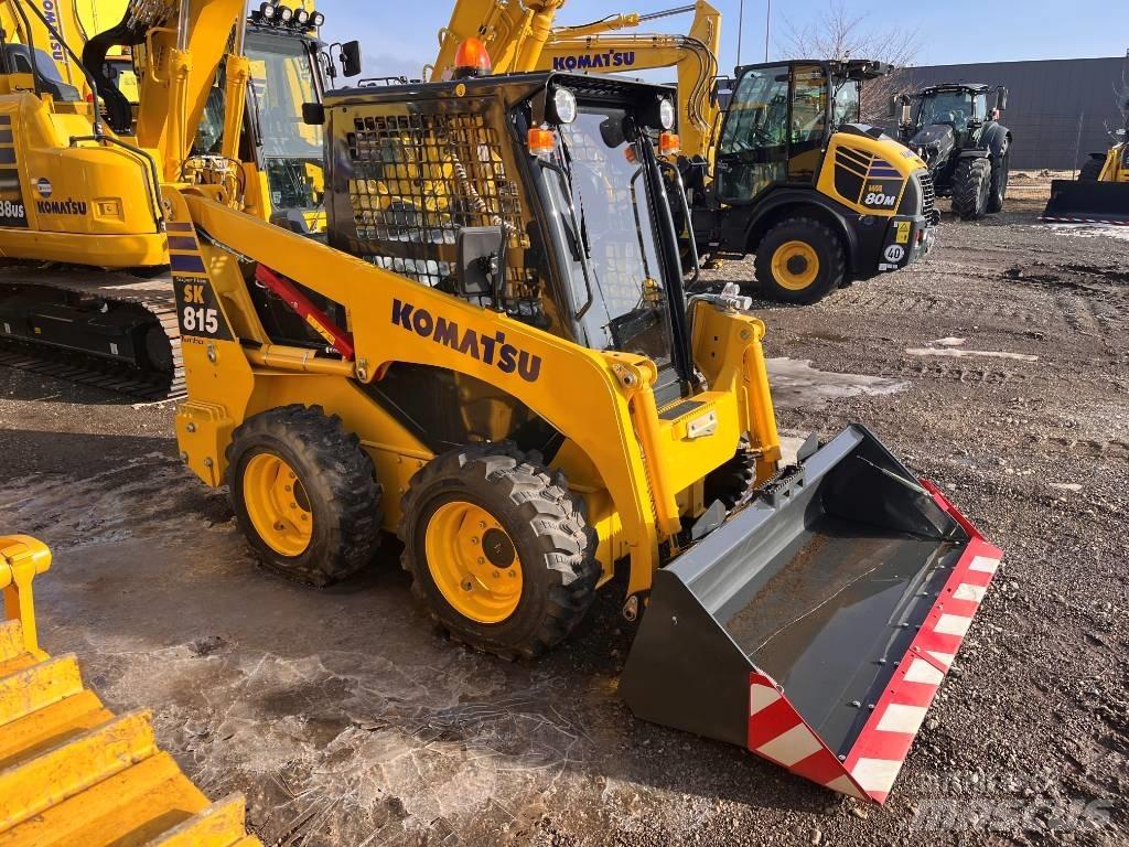 Komatsu SK815-8 滑移装载机