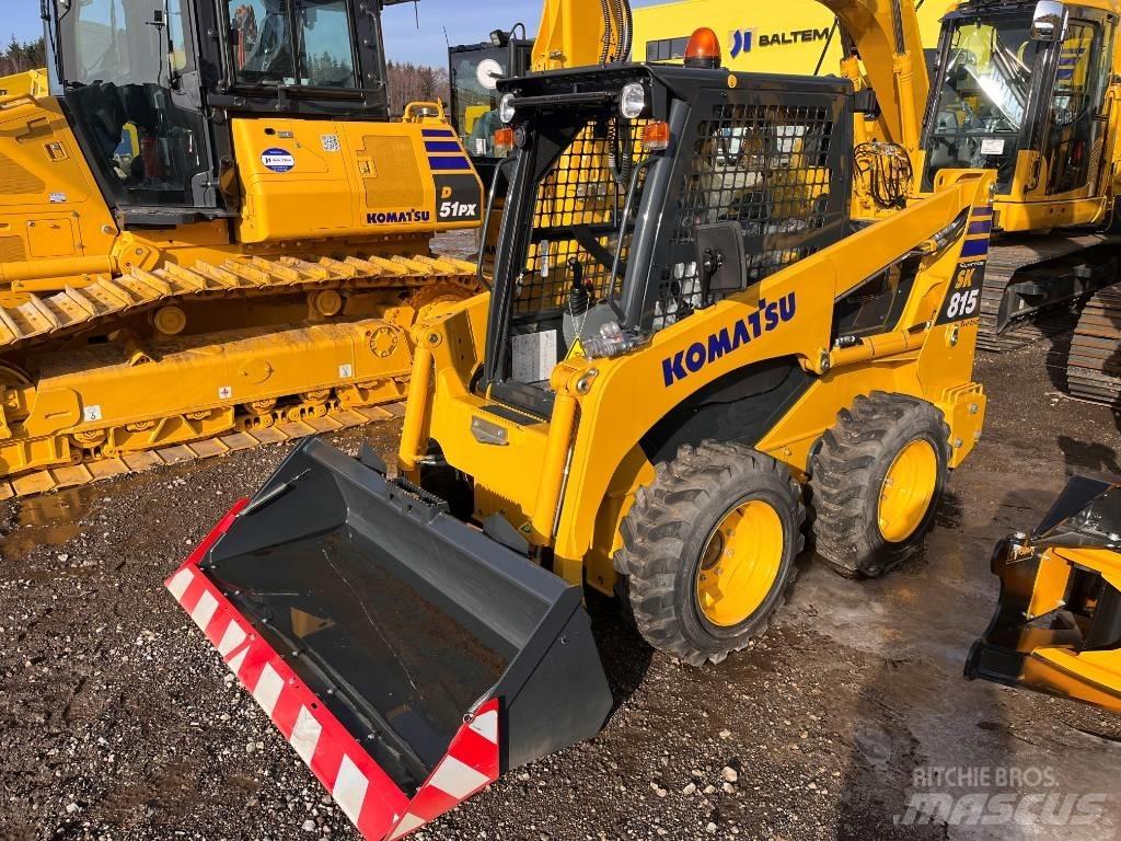 Komatsu SK815-8 滑移装载机