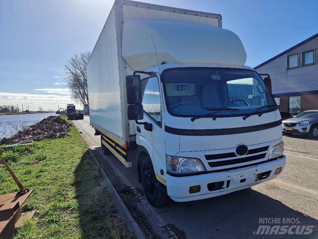 Hino 3815 厢式货车
