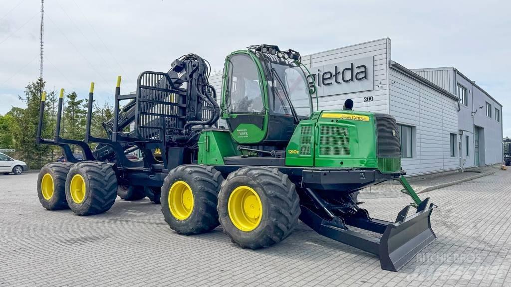 John Deere 1210E 集运机