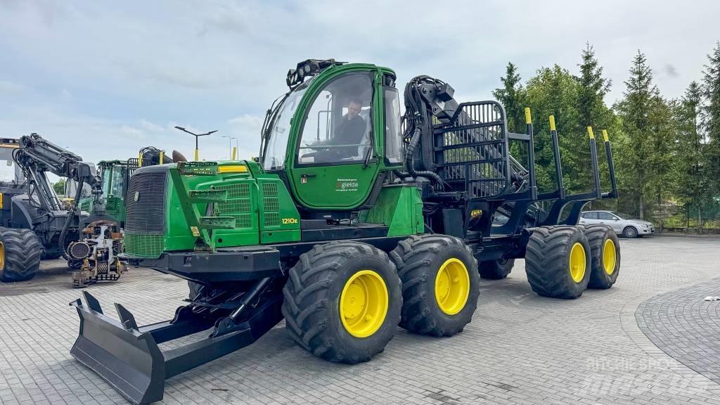 John Deere 1210E 集运机