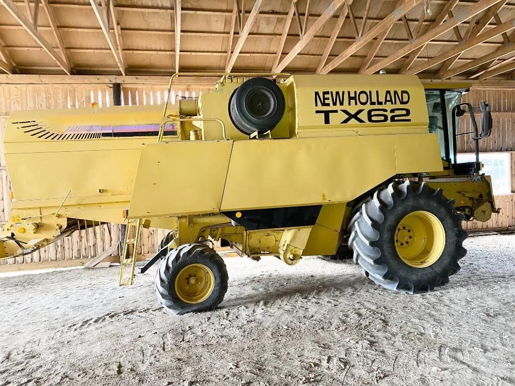 New Holland TX 62 联合收割机