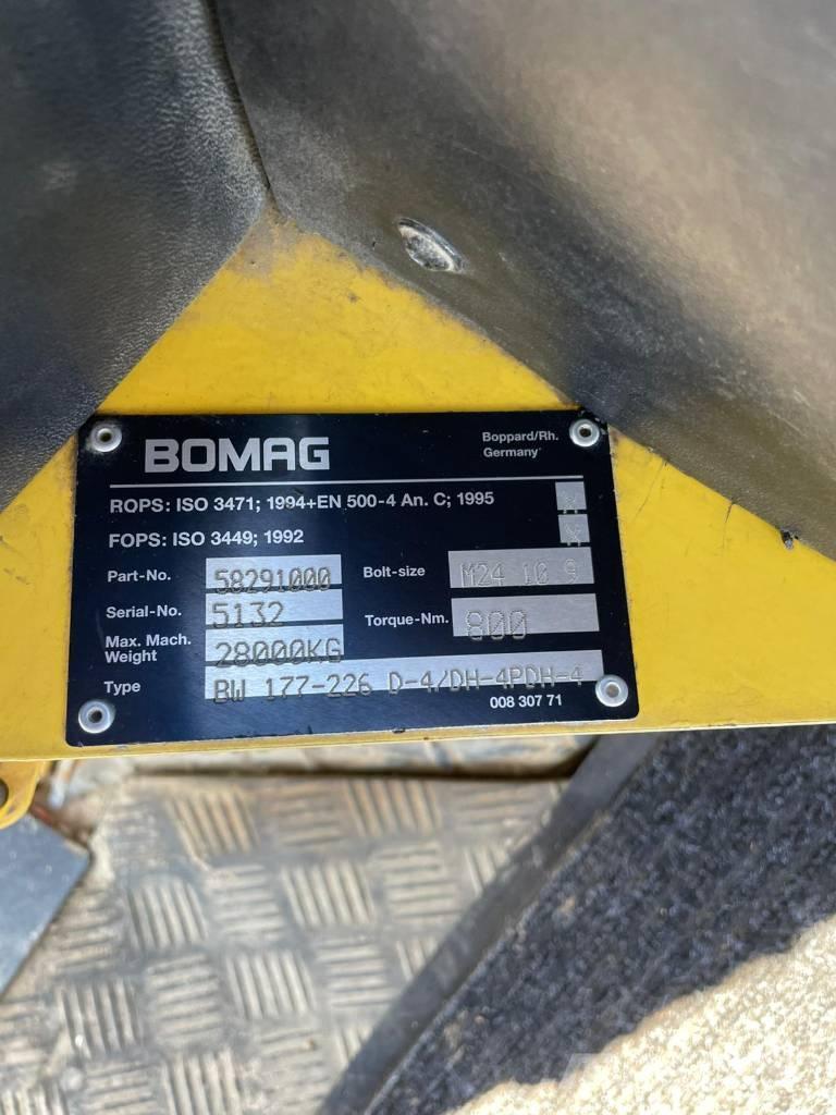 Bomag 213 DH-4 单轮压路机