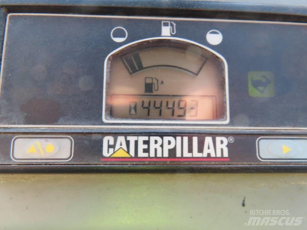 CAT 302.5 C 小型挖掘机