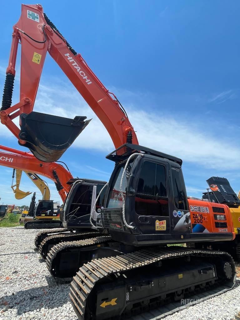 Hitachi ZX 200 履带挖掘机