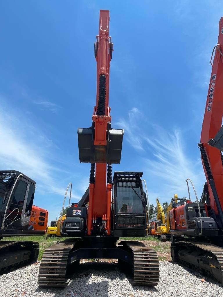 Hitachi ZX 200 履带挖掘机