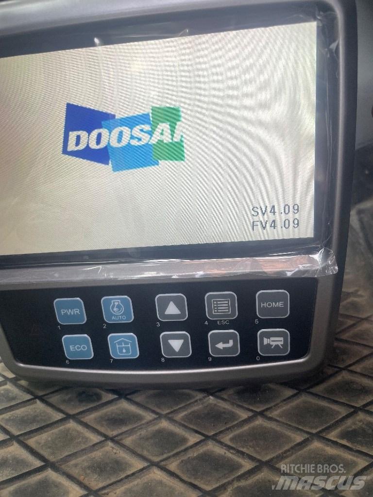 Doosan DX 140 LCR-3 电子设备