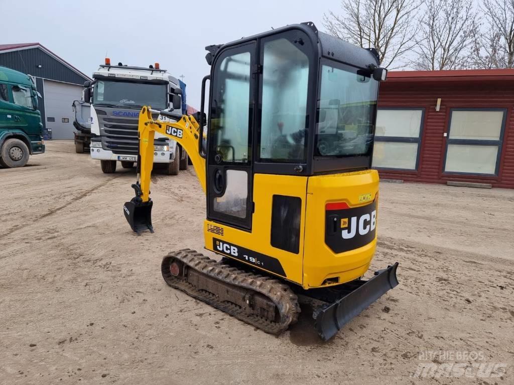 JCB 19 C-1 小型挖掘机