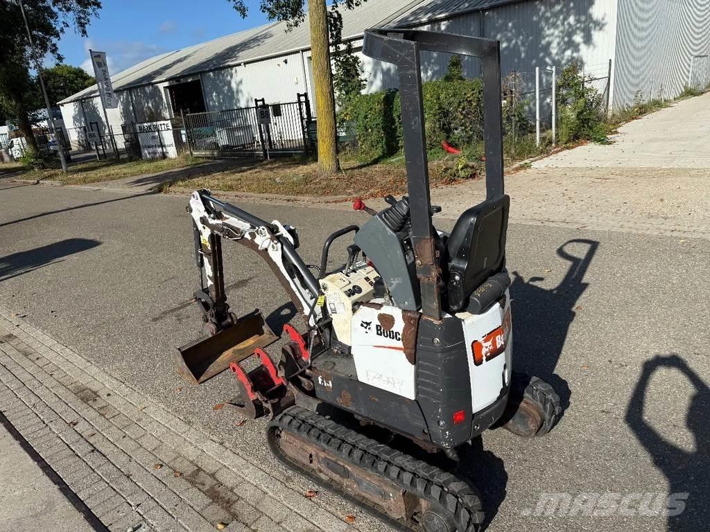 Bobcat E10 小型挖掘机