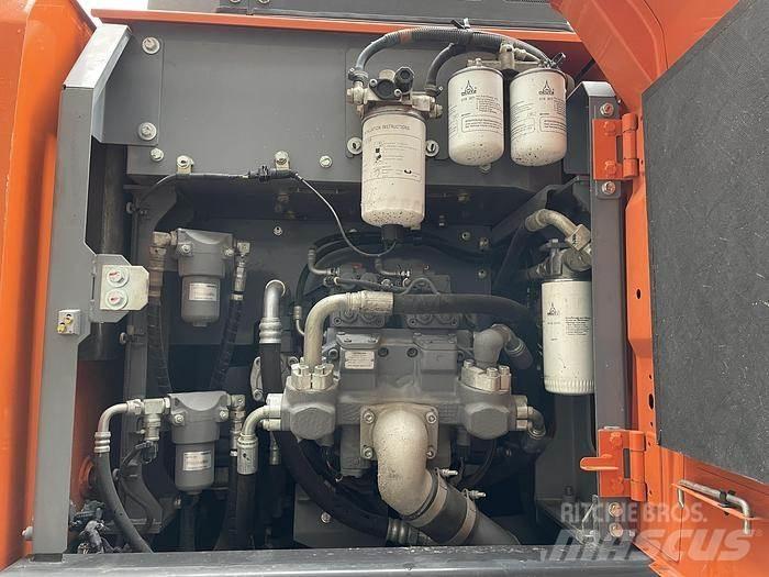 Hitachi ZX140W-6 轮式挖掘机