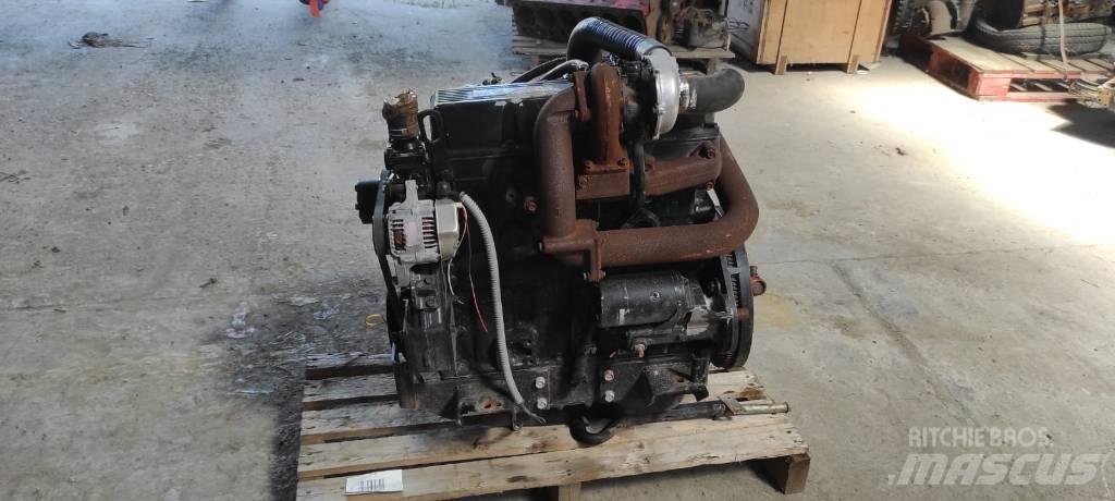 Yanmar 4TNE100 发动机