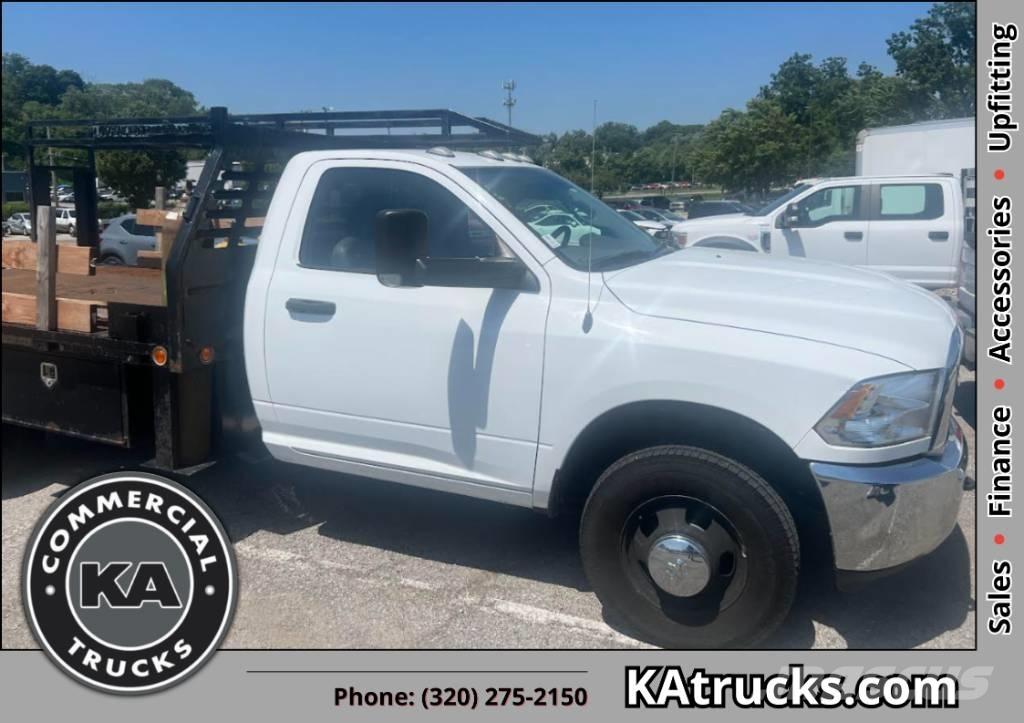 RAM 3500 TRADESMAN 平板栏板货车