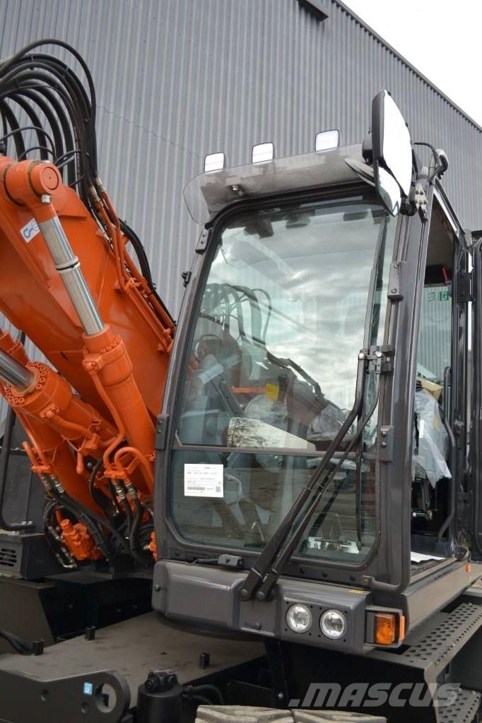 Hitachi ZX135W-7 轮式挖掘机