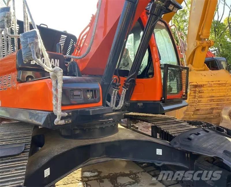 Doosan DX300LC-9C 履带挖掘机