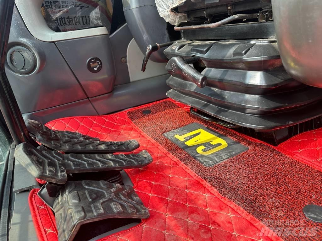CAT 329D2 中型挖掘机