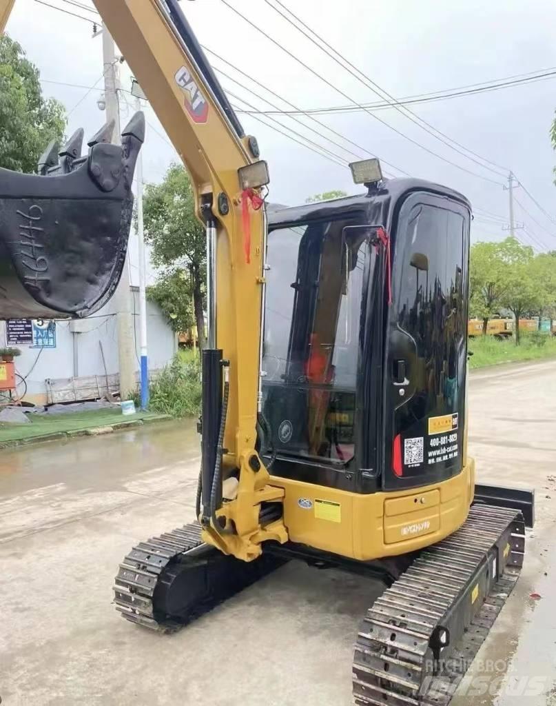CAT 303.5 小型挖掘机