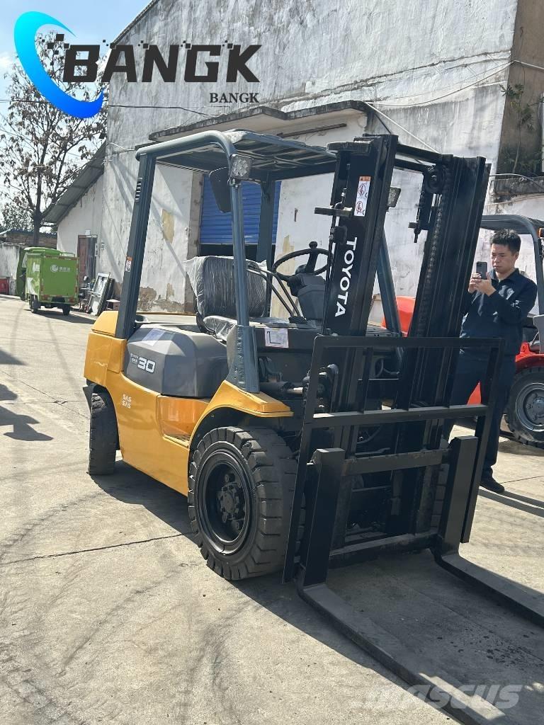 Toyota 7 FDN 30 柴油叉车
