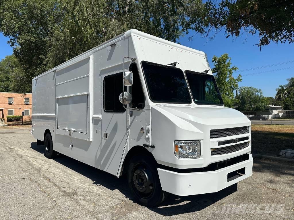 Freightliner M-LINE 厢式货车