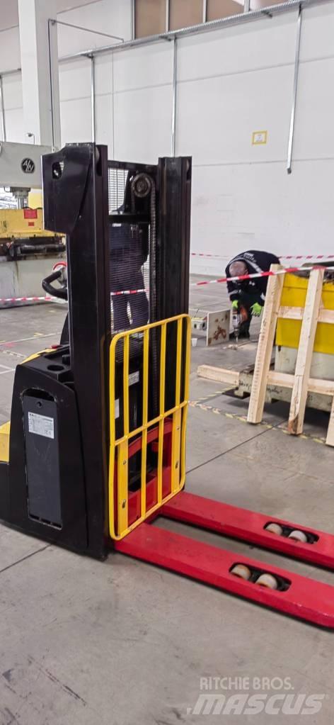 Hyster S 1.2 手推堆垛车