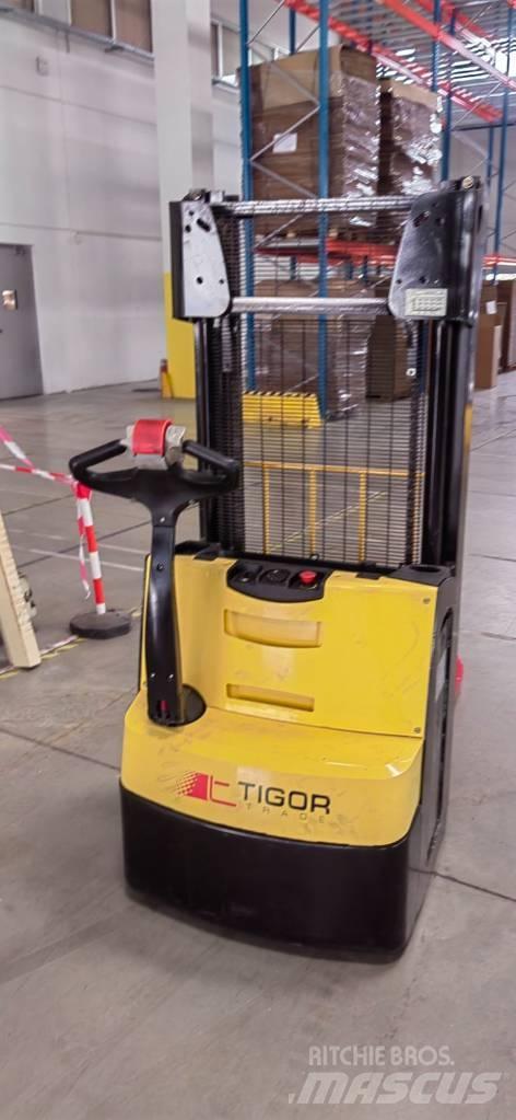 Hyster S 1.2 手推堆垛车