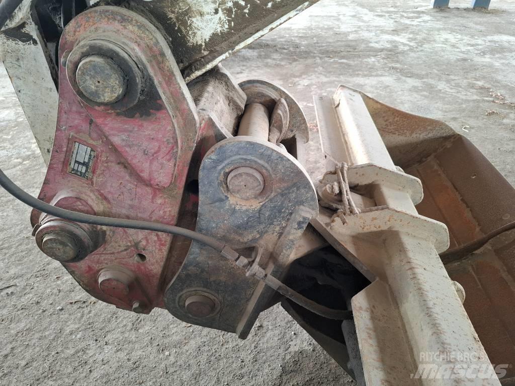 JCB JCB JS 175W 轮式挖掘机