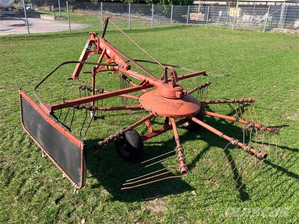Fella TS 325 料堆整形机