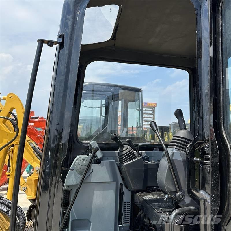 CAT 303.5 E 小型挖掘机