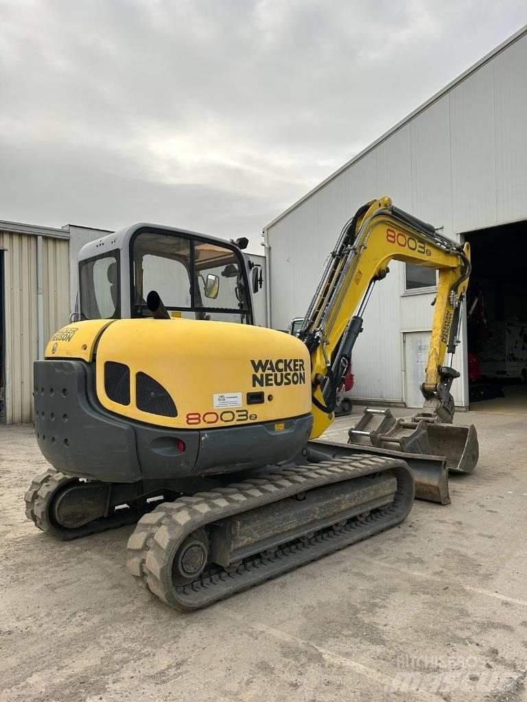 Neuson 8003 中型挖掘机