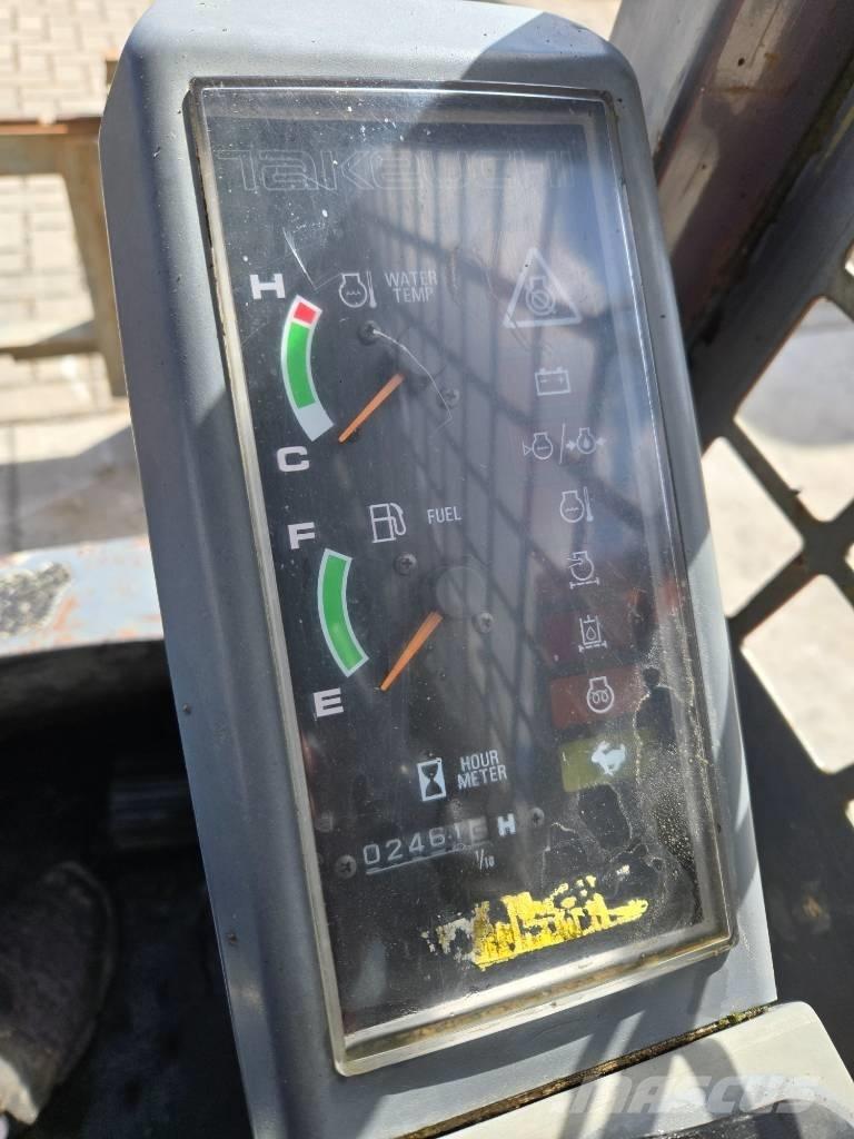 Takeuchi TL120 滑移装载机