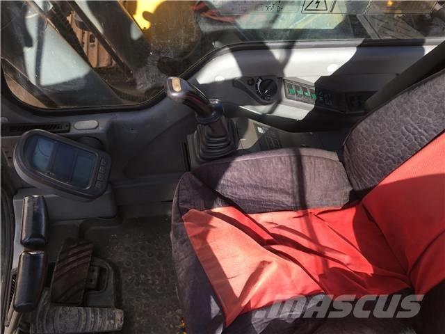 Volvo EC210B 履带挖掘机