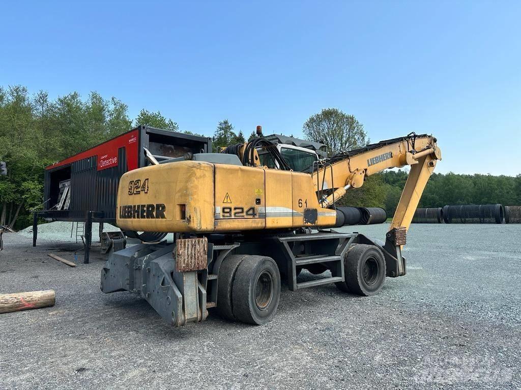 Liebherr A 924C-HD 轮式挖掘机
