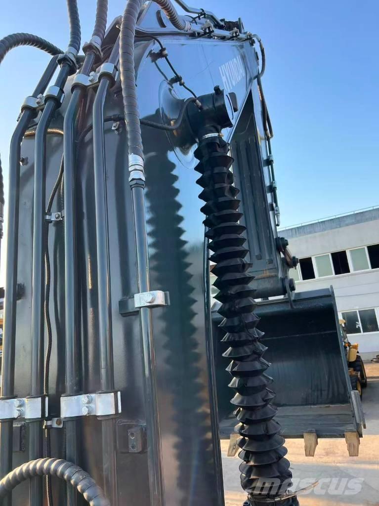 Hyundai R305LC-9T 履带挖掘机