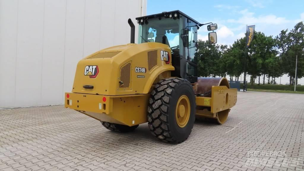 CAT CS 74 B 单轮压路机