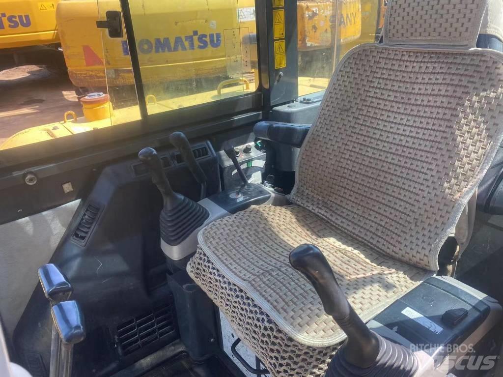 Komatsu PC56 履带挖掘机