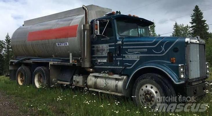 International EAGLE 水罐车