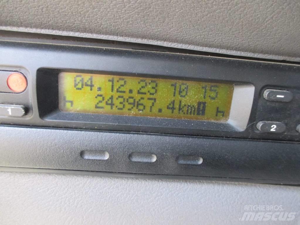 Renault Kerax 380 起重车