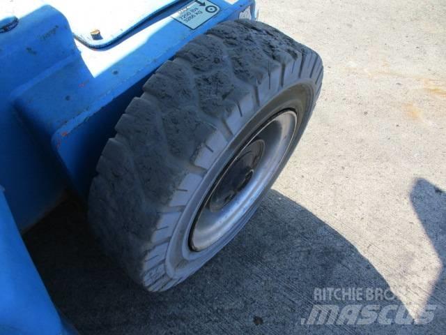 JLG E 400 AJPN (848) 曲臂高空工作平台