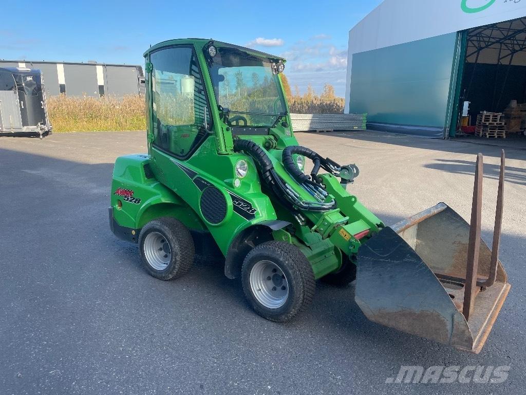 Avant 528 多功能装载机