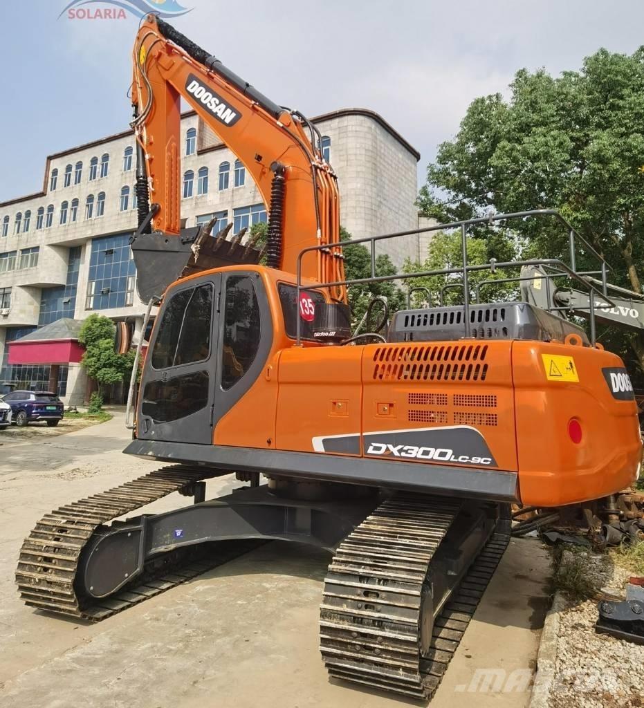 Doosan DX 300 LC 履带挖掘机
