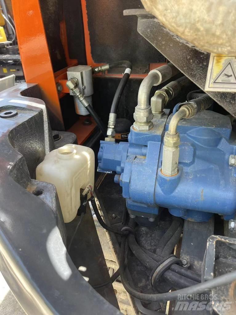 Doosan DX75 小型挖掘机