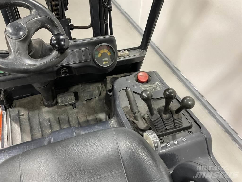 Linde E16C 电动叉车