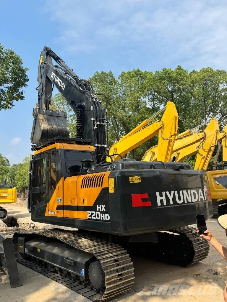 Hyundai HX220HD 中型挖掘机