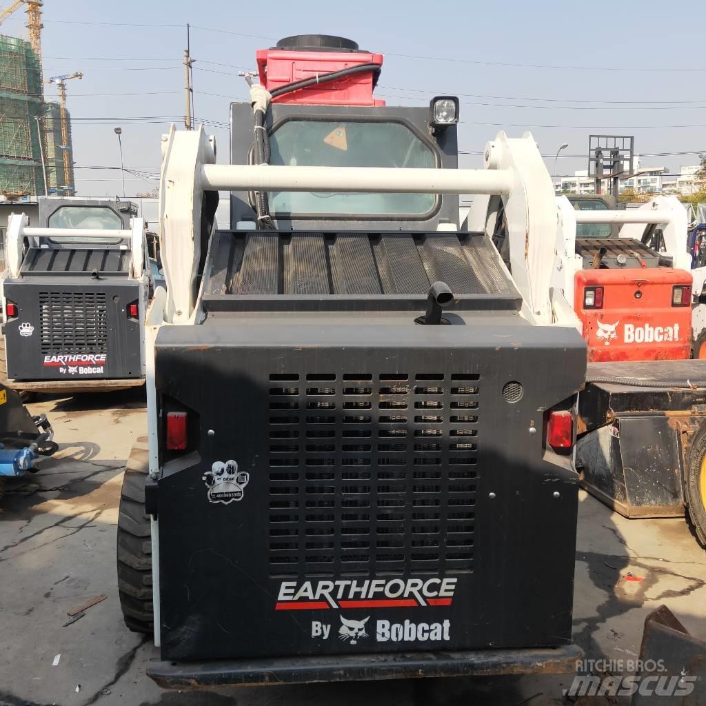 Bobcat S18 滑移装载机