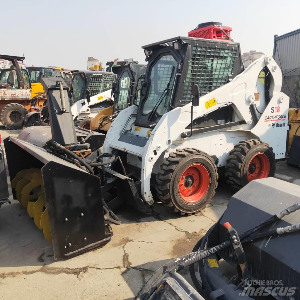 Bobcat S18 滑移装载机