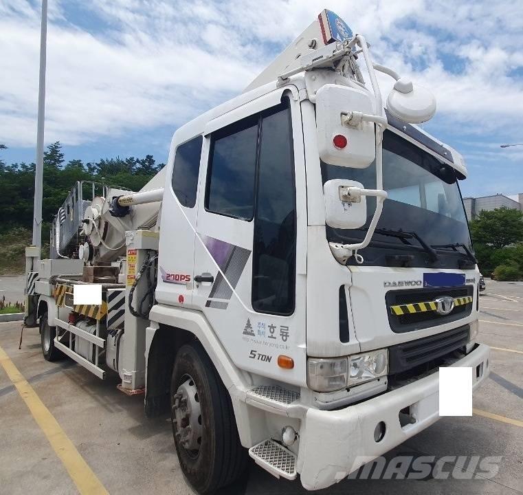 Horyong SKY450 车载式高空作业车