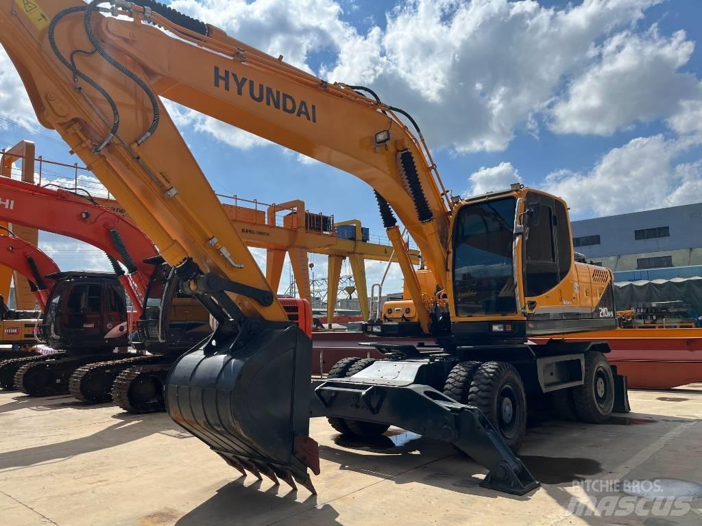 Hyundai R210W 轮式挖掘机
