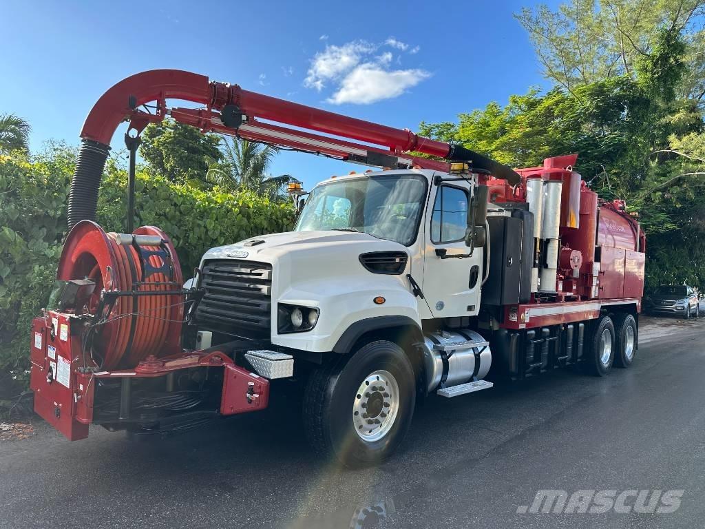 Freightliner 114 SD 组合/真空油槽车