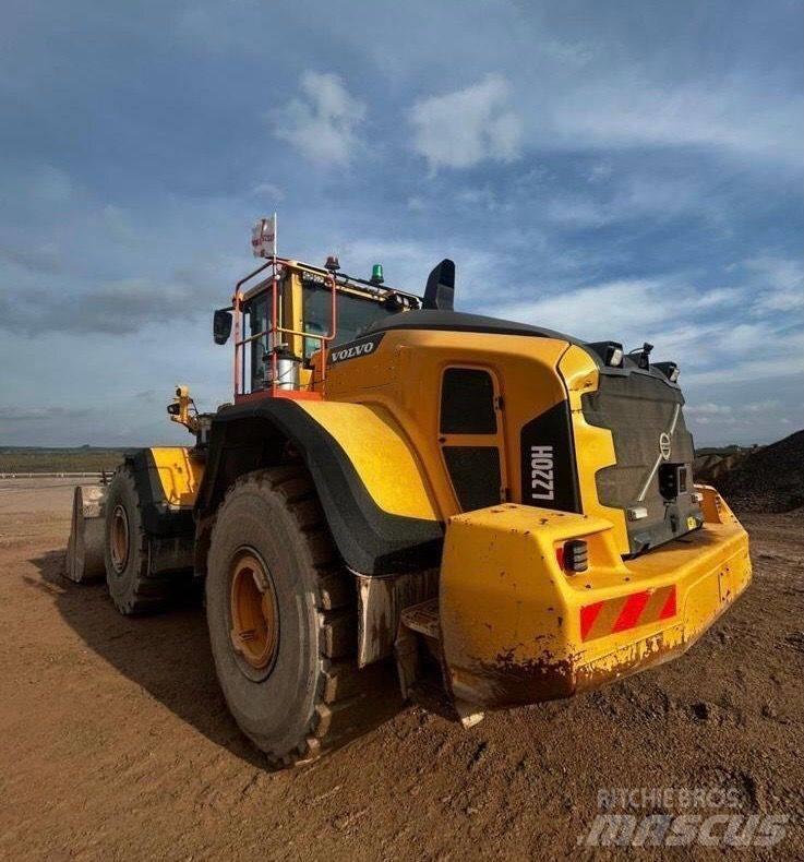 Volvo L 220 H 轮式装载机