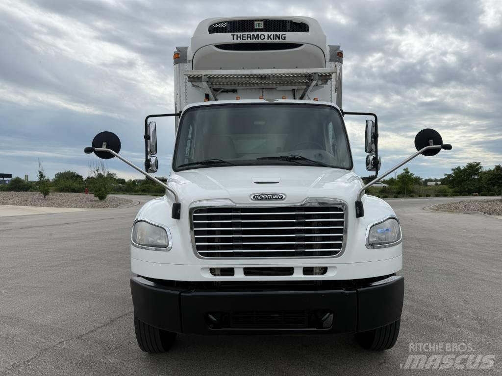 Freightliner M 106 冷藏车